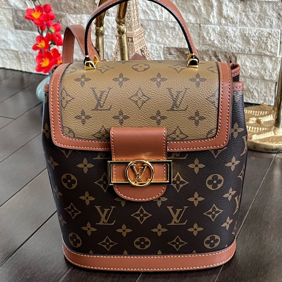 Louis Vuitton Monogram Backpack - Picture 2 of 9